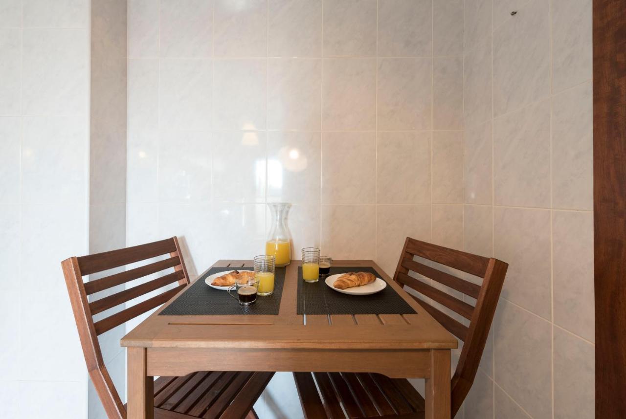 Lovelystay - Homey Feeling Flat W/ Free Parking ポルト エクステリア 写真