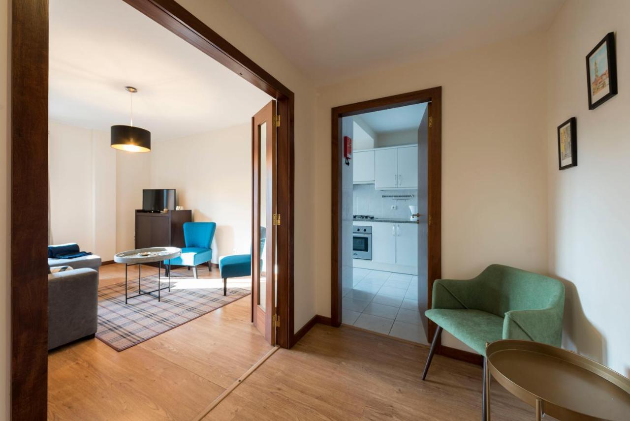 Lovelystay - Homey Feeling Flat W/ Free Parking ポルト エクステリア 写真