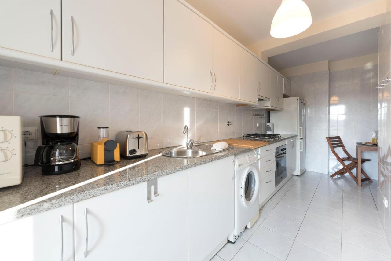 Lovelystay - Homey Feeling Flat W/ Free Parking ポルト エクステリア 写真